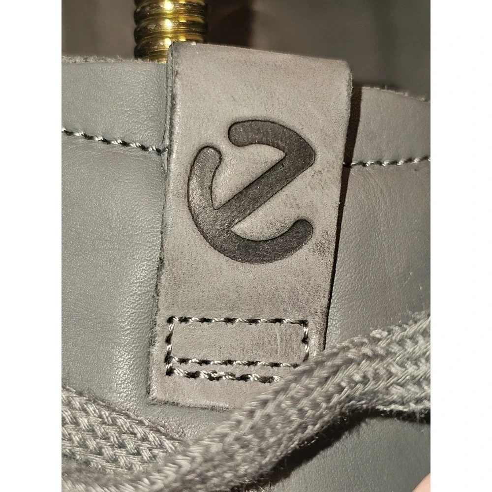 Ecco Men's Leather Sneakers Grey‎  Size 10